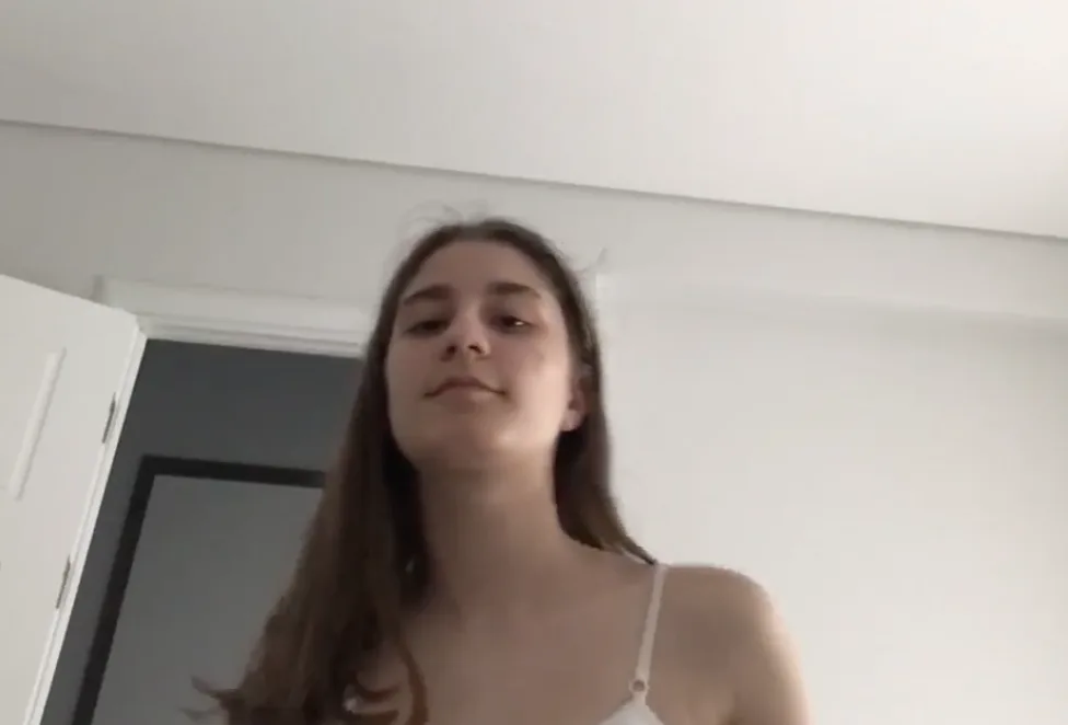19luk mastürbasyoncu kız